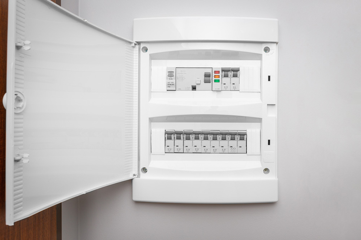 Über­spannungs­schutz bei Elektro Melk in Sinntal - Sterbfritz