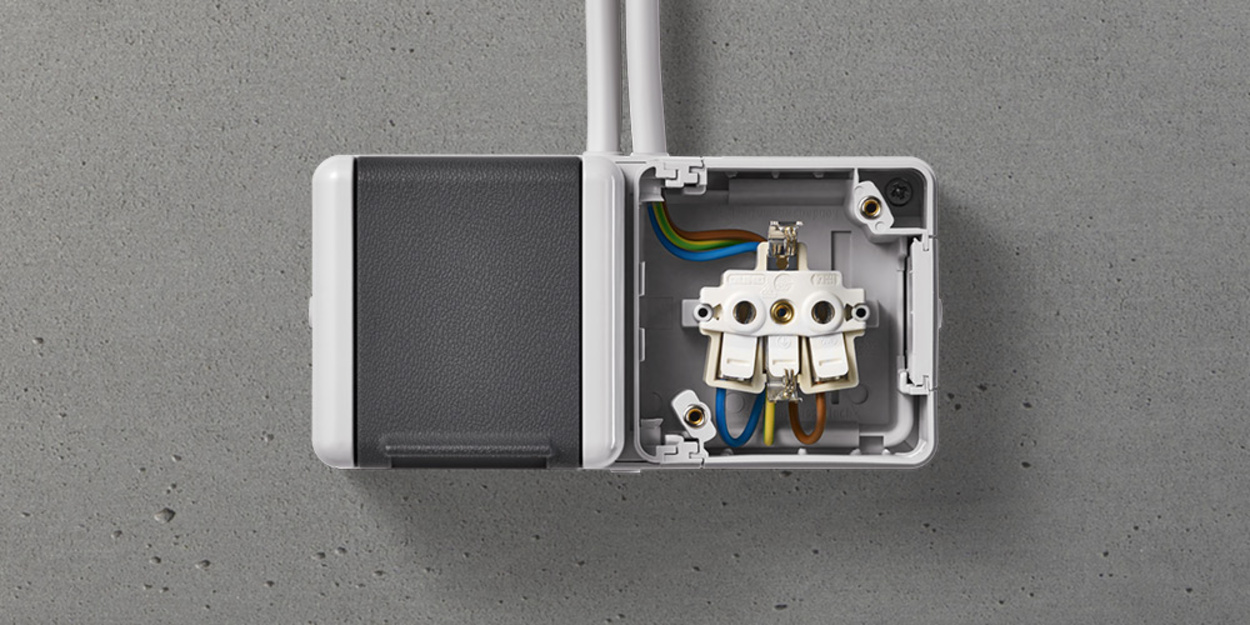 Doppelsteckdose mit Trennsteg bei Elektro Melk in Sinntal - Sterbfritz