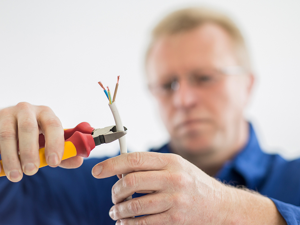 C F021729 bei Elektro Melk in Sinntal - Sterbfritz